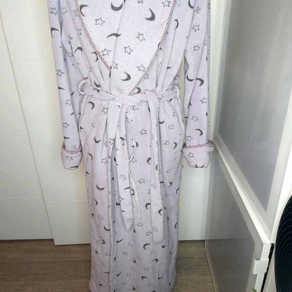 Robe with celestial pattern - Picture 3 of 8